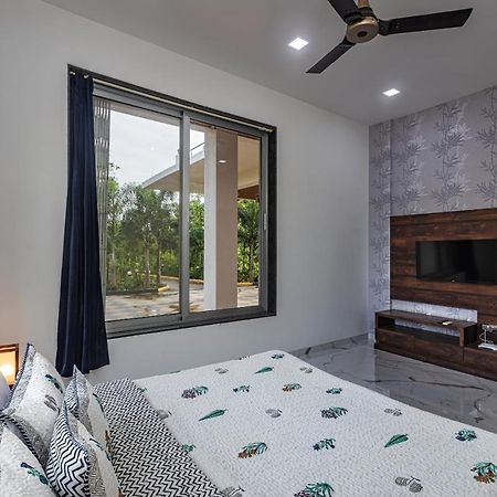 Saffronstays Odyssey, Karjat - 10 Acres Pet-Friendly Estate With Swimming Pool Chinchavli Exteriör bild