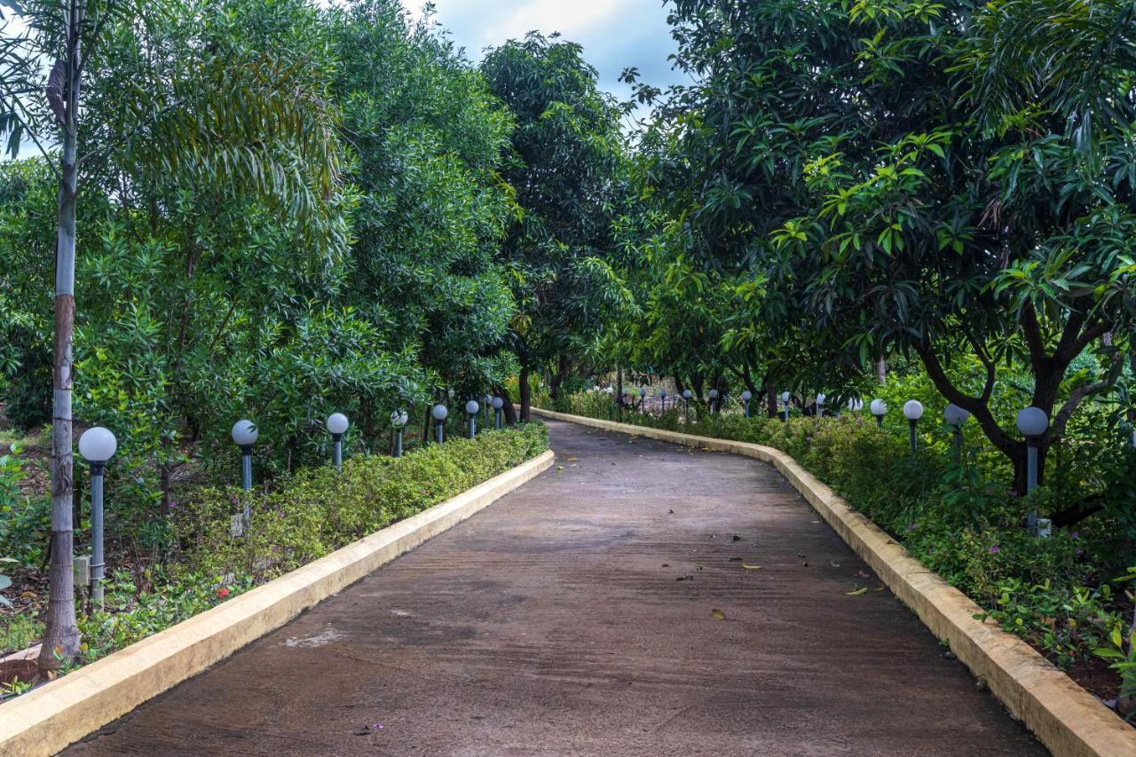 Saffronstays Odyssey, Karjat - 10 Acres Pet-Friendly Estate With Swimming Pool Chinchavli Exteriör bild