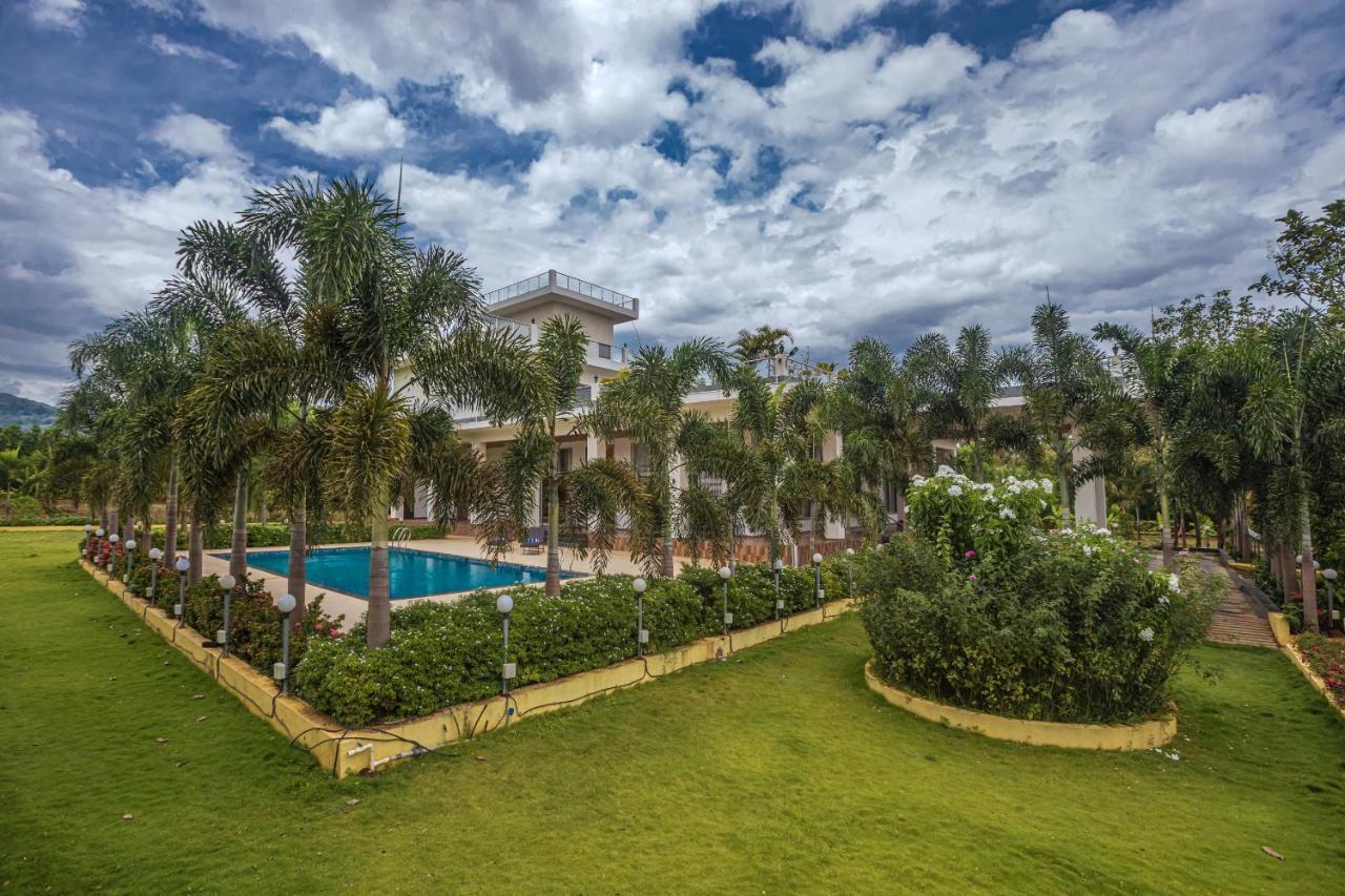 Saffronstays Odyssey, Karjat - 10 Acres Pet-Friendly Estate With Swimming Pool Chinchavli Exteriör bild